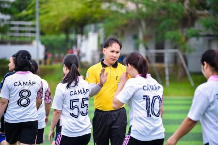 足球新闻：步步分析，笑看绿茵风云