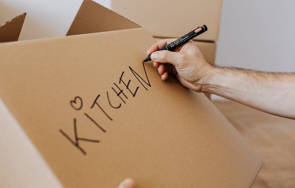 迷你倉：從囤積小物到空間大智慧的幽默分析