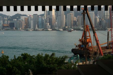 物流香港：從本地速遞到跨境運輸的全面分析